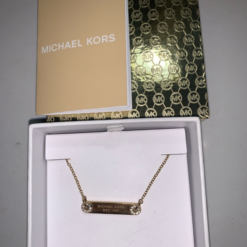 NEW MICHAEL KORS NECKLACE
